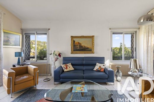 Apartment / Etagenwohnung in Aix-en-Provence, Bouches-du-Rhône