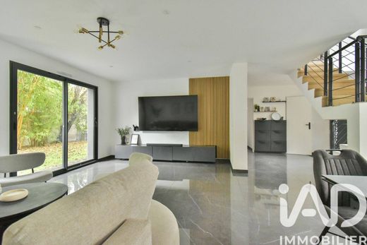 Villa a Soisy-sous-Montmorency, Val d'Oise