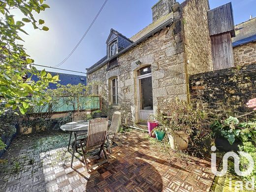 Residential complexes in Dinan, Côtes-d'Armor