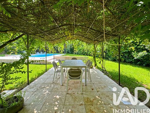 Villa in Gradignan, Gironde