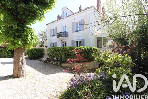 Villa en Montereau-Fault-Yonne, Sena y Marne