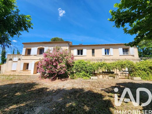 Villa in Arles, Bouches-du-Rhône