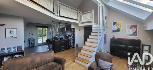 Apartment in Rueil-Malmaison, Hauts-de-Seine