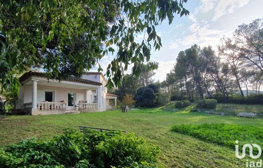 Villa in Le Tholonet, Bouches-du-Rhône