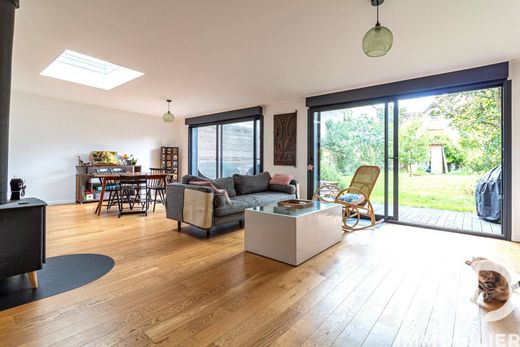 빌라 / Fontenay-sous-Bois, Val-de-Marne