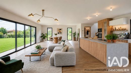 Villa in Carignan-de-Bordeaux, Gironde
