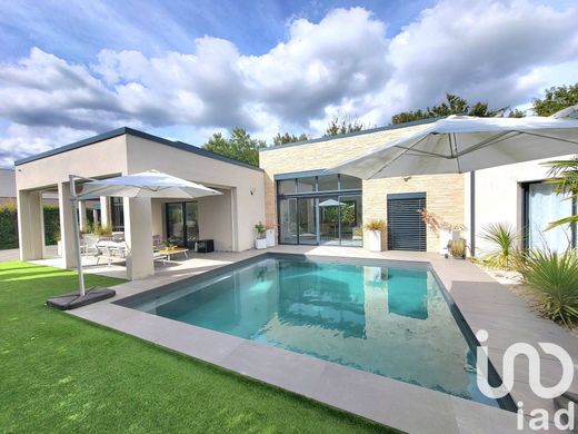 Вилла, Saint-Cyr-sur-Loire, Indre-et-Loire
