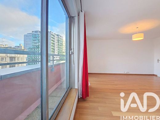 Apartment in Courbevoie, Hauts-de-Seine