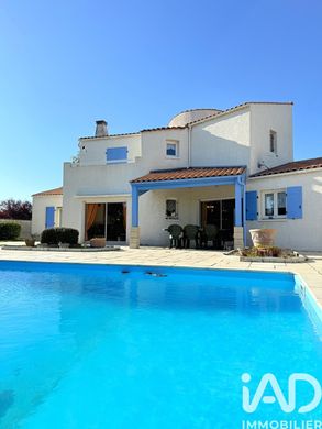 Villa in Puilboreau, Charente-Maritime