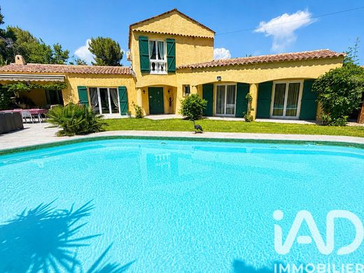 Villa in Le Rouret, Alpes-Maritimes