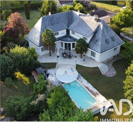 Villa en Boissise-le-Roi, Sena y Marne