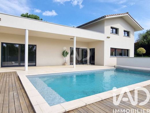 Villa in Rouffiac-Tolosan, Haute-Garonne