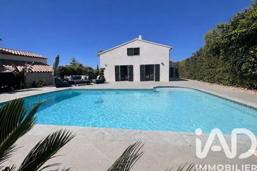 Villa in Six-Fours-les-Plages, Var