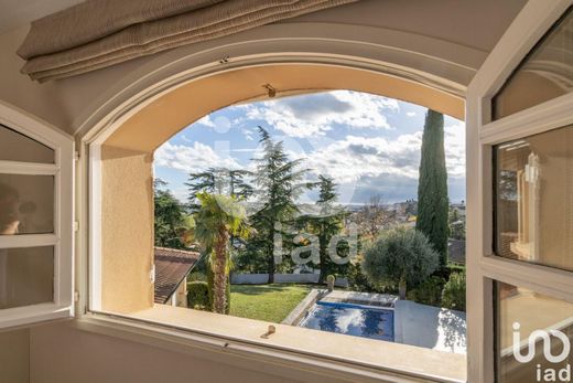 Villa a Saint-Priest, Rhône