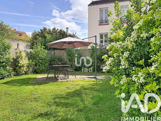 Villa en Fontenay-sous-Bois, Valle de Marne