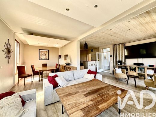 Villa à Nanterre, Hauts-de-Seine