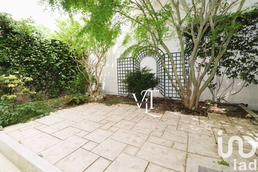 Apartment in Montrouge, Hauts-de-Seine