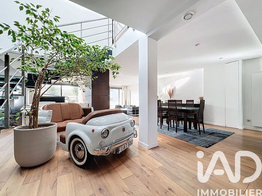 Villa in Nanterre, Hauts-de-Seine