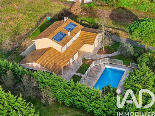 Willa w Vourles, Rhône