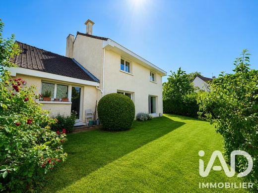 Villa in Saint-Germain-en-Laye, Yvelines