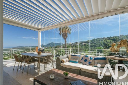 Villa in Les Adrets-de-l'Estérel, Var