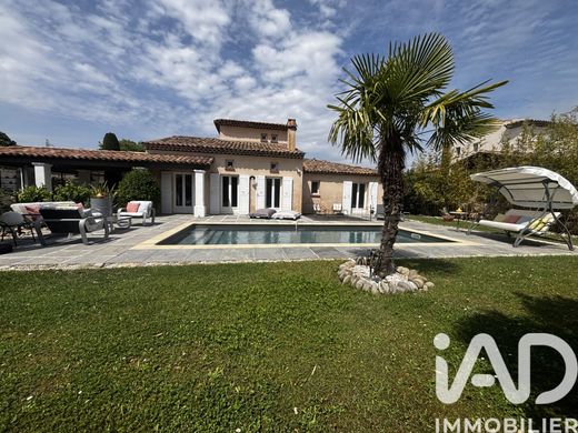 Villa in Mallemort, Bouches-du-Rhône