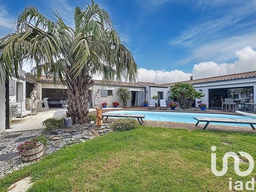 Villa in Charron, Charente-Maritime
