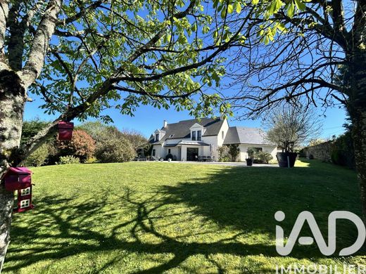 Villa in Mûrs-Erigné, Maine-et-Loire