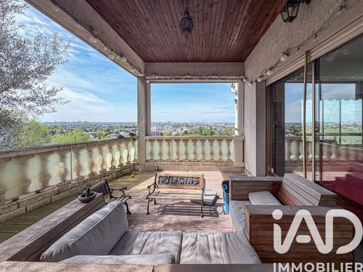 Villa in Chennevières-sur-Marne, Val-de-Marne