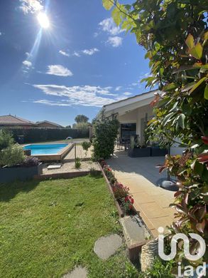 Villa in Arès, Gironde