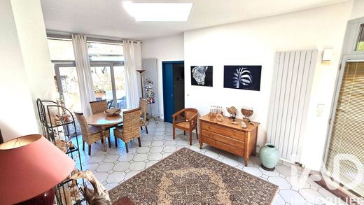 Villa in Bures-sur-Yvette, Essonne