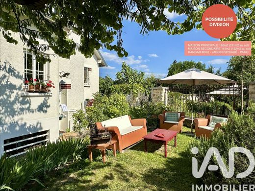 Villa a Pontoise, Val d'Oise