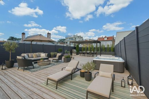 Villa in Saint-Cloud, Hauts-de-Seine