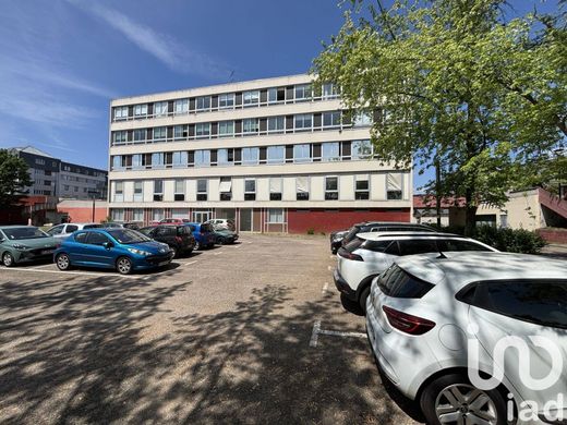 Residential complexes in Val-de-Reuil, Eure