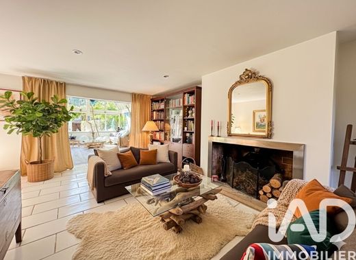 Villa in Le Chesnay, Yvelines