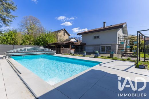 Villa in Aix-les-Bains, Savoy