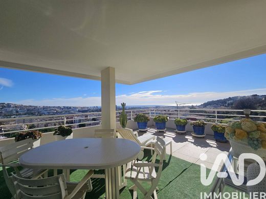 Apartment in Saint-Laurent-du-Var, Alpes-Maritimes