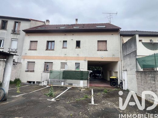 Kamienica w Chevilly-Larue, Val-de-Marne