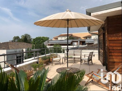 Villa in Le Bouscat, Gironde