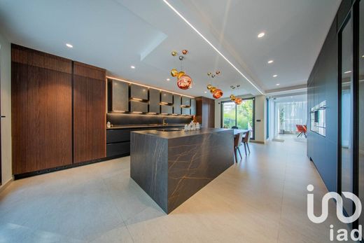 빌라 / Sèvres, Hauts-de-Seine