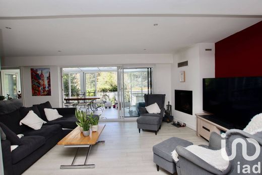 Villa in Clamart, Hauts-de-Seine