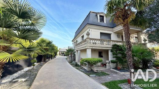 Villa in Morangis, Essonne