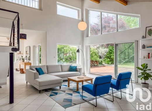 Villa in Sainte-Foy-lès-Lyon, Rhône