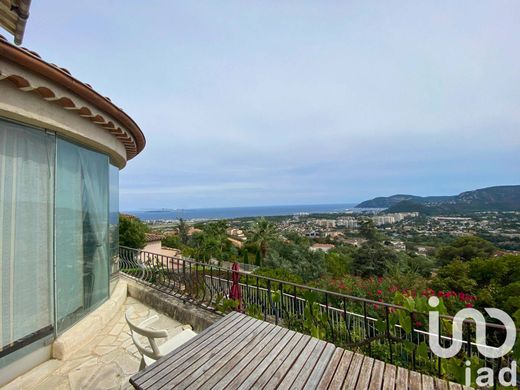 빌라 / Mandelieu-la-Napoule, Alpes-Maritimes