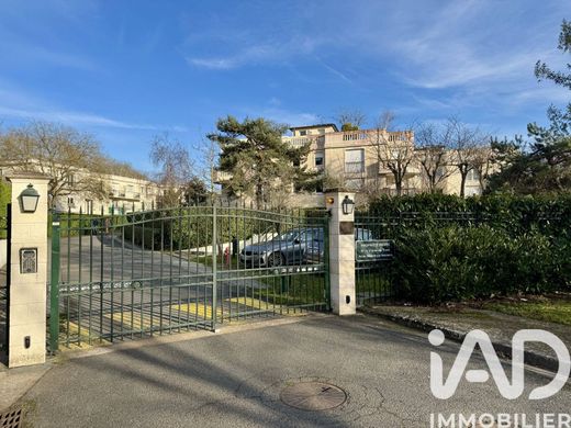 ﺷﻘﺔ ﻓﻲ Vaucresson, Hauts-de-Seine