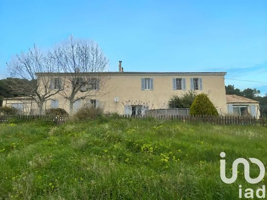 Villa in Lambesc, Bouches-du-Rhône