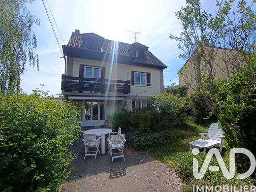 Villa in Gif-sur-Yvette, Essonne