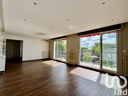 Suresnes, Hauts-de-Seineのアパートメント