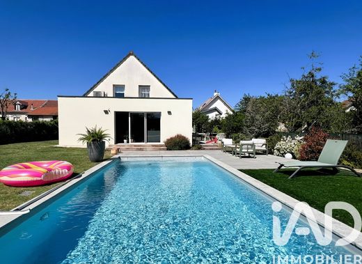 Villa in Dijon, Cote d'Or