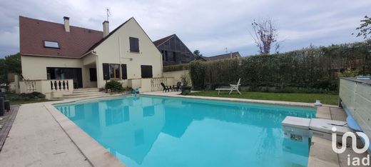 Βίλα σε Choisel, Yvelines